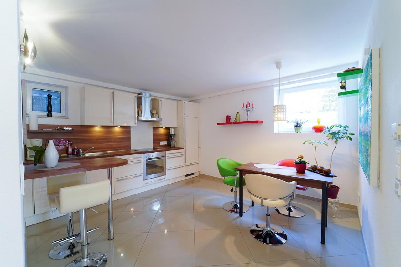 Freundliche Ferienwohnung Bad Urach Buitenkant foto
