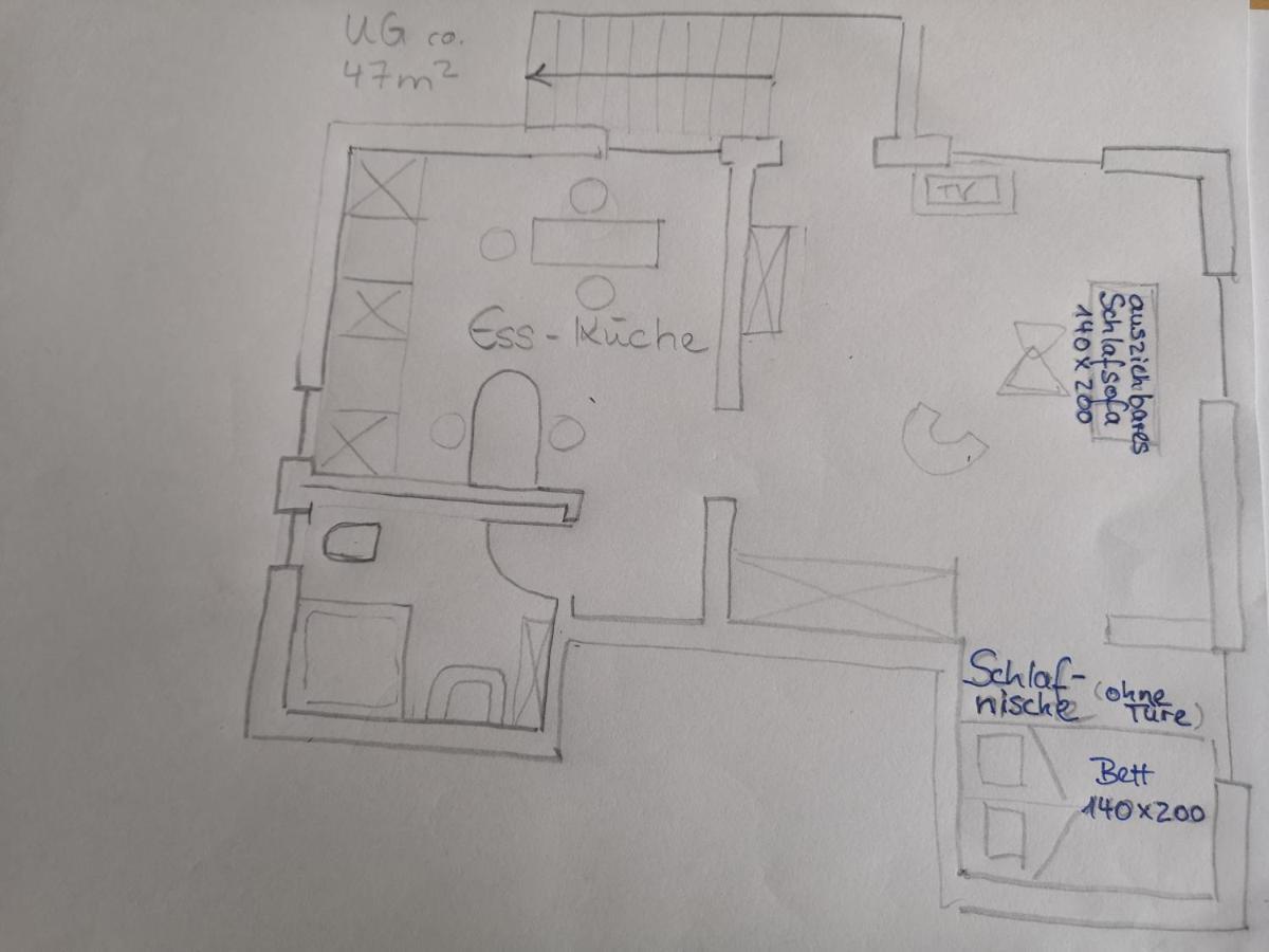 Freundliche Ferienwohnung Bad Urach Buitenkant foto